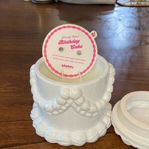 DW Home White Ceramic Cake Candle
